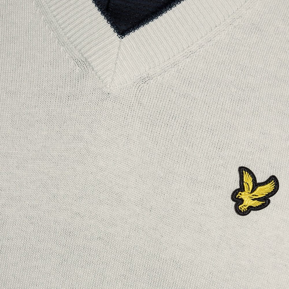 Lyle & Scott Golf V Neck Light Weight Vest - Cloud - Image 4