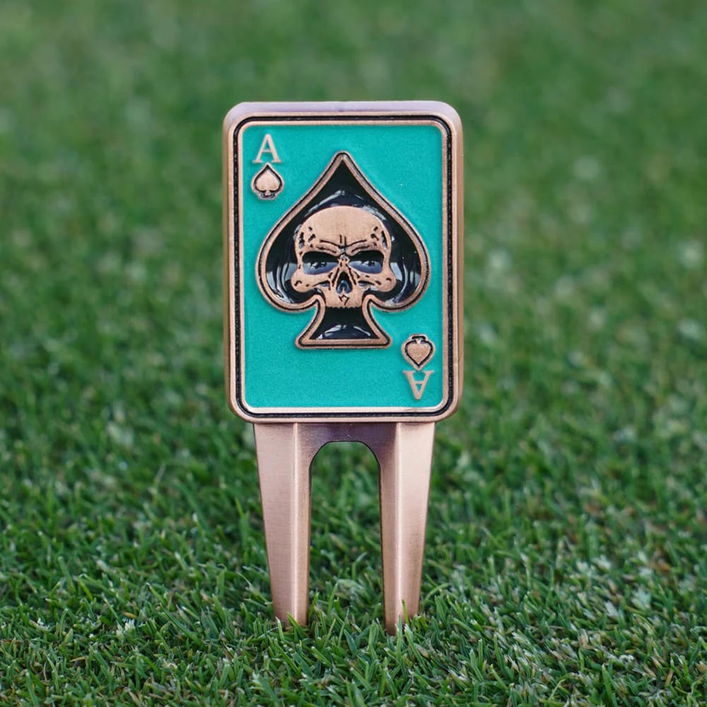 Skins Golf Ace of Skulls 2 Pitch Mark Repairer - Image 2